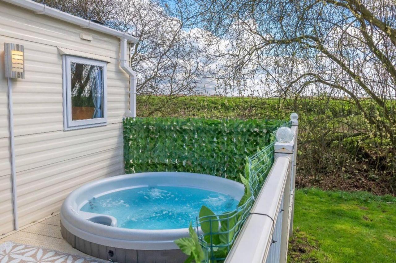 Tattershall Lakes Private Hot Tub Lodge - Sleeps 6 Линкольн Экстерьер фото